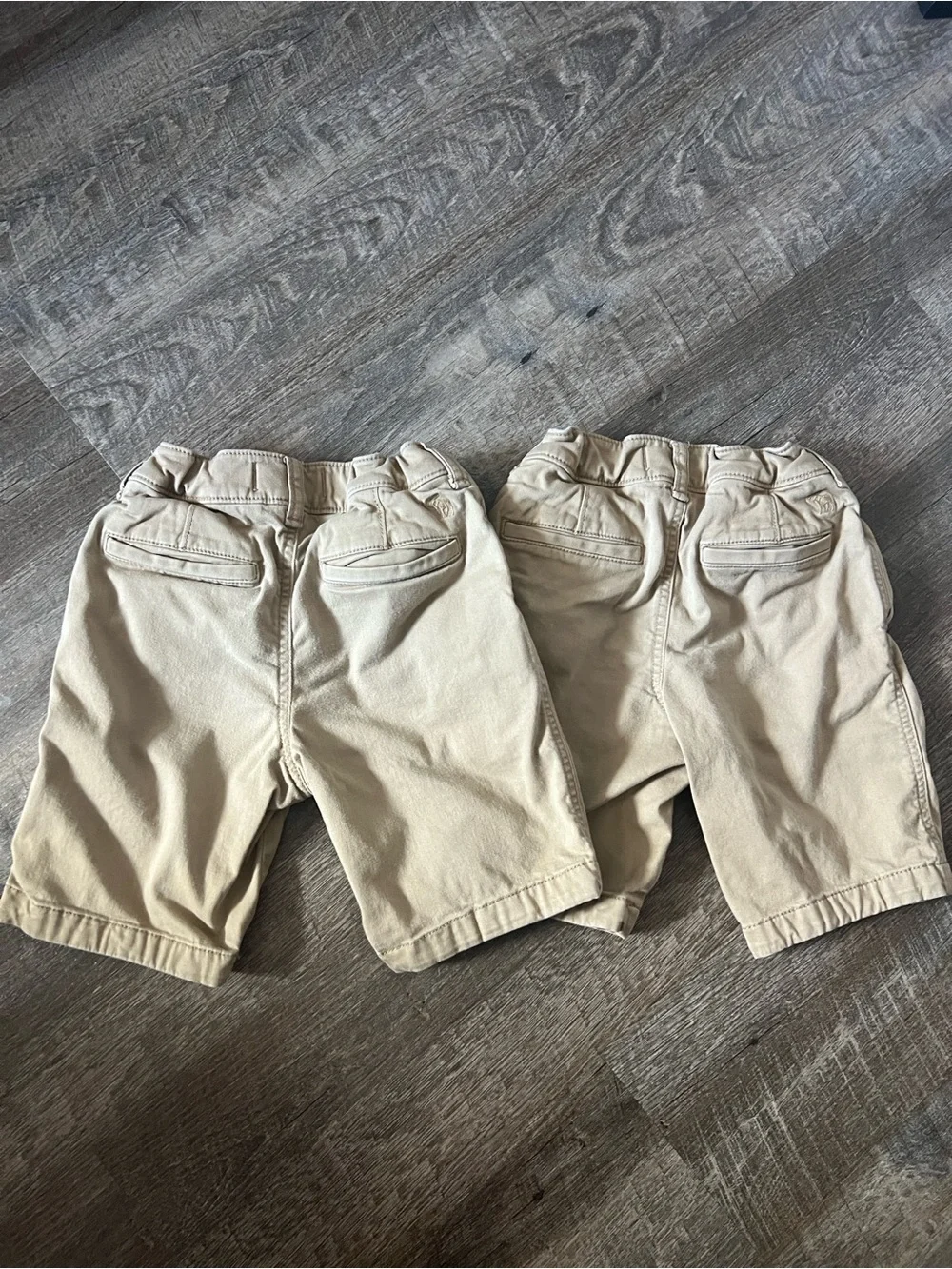 Abercrombie Kids Boys Khaki Shorts Set of 2-Size 7/8‎